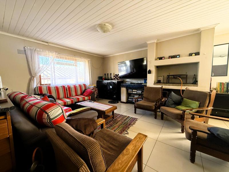 4 Bedroom Property for Sale in Bergzicht Western Cape